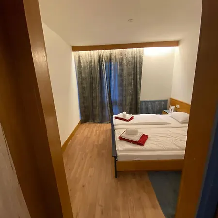Marina Alpen Haus بيت ضيافة زيل أم سي